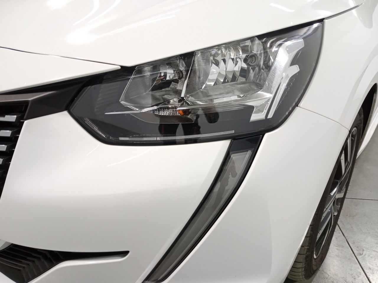 Foto Peugeot 208 18