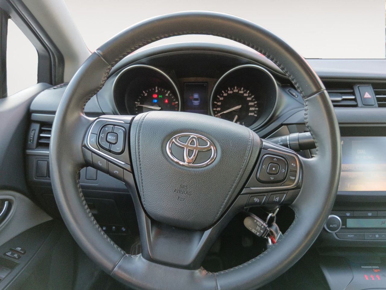 Foto Toyota Avensis 7