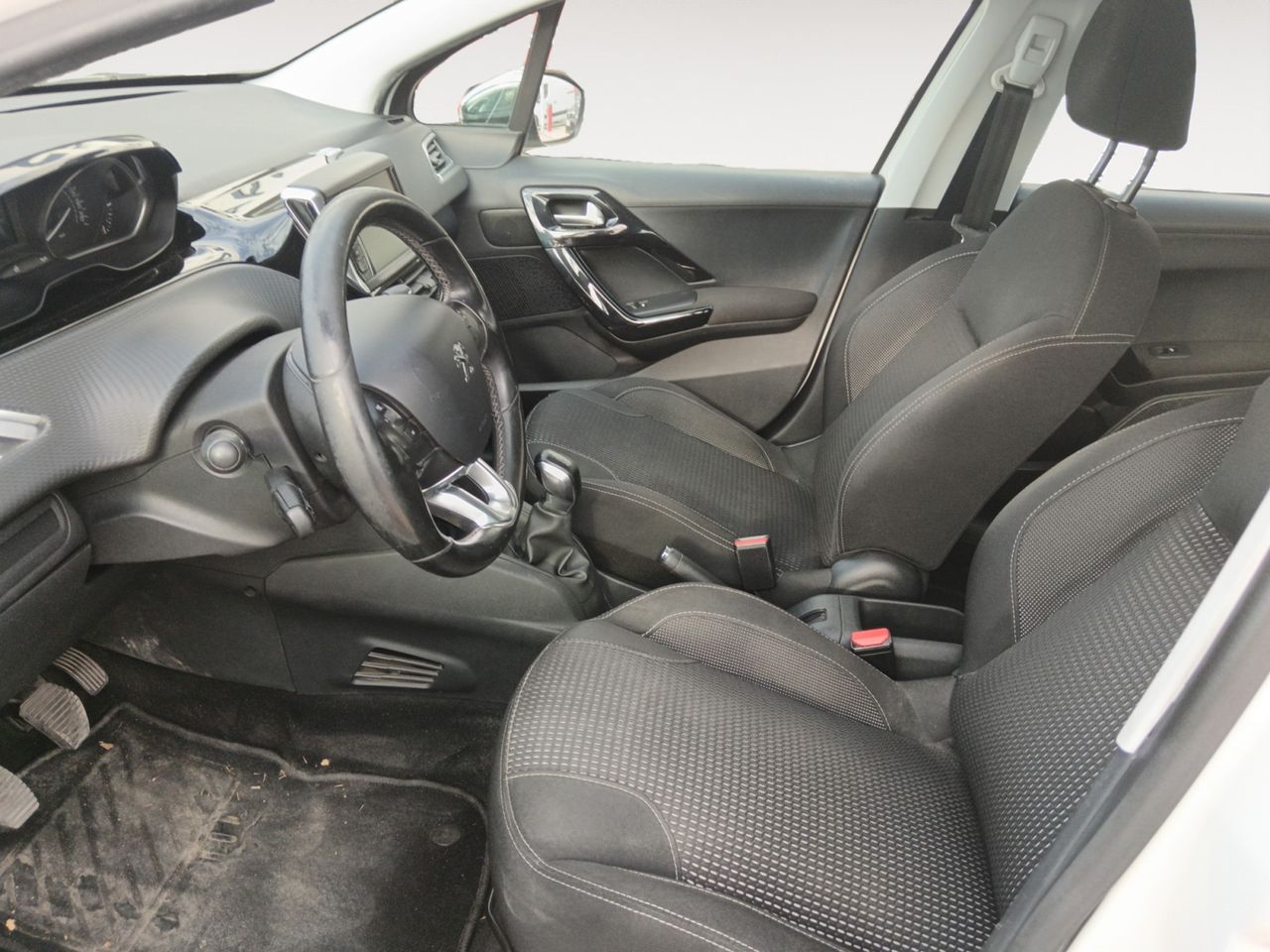 Foto Peugeot 208 8