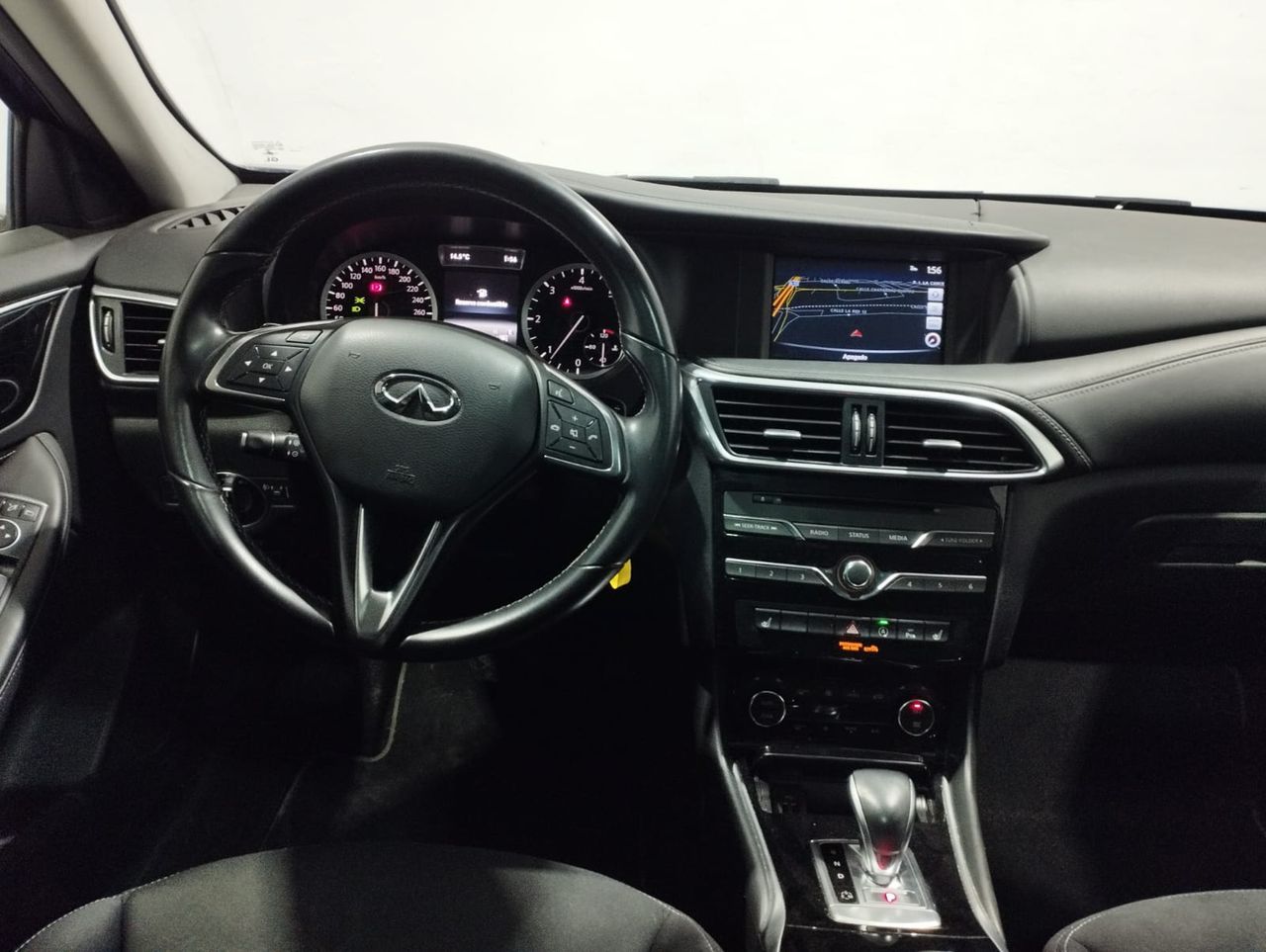 Foto Infiniti QX30 7