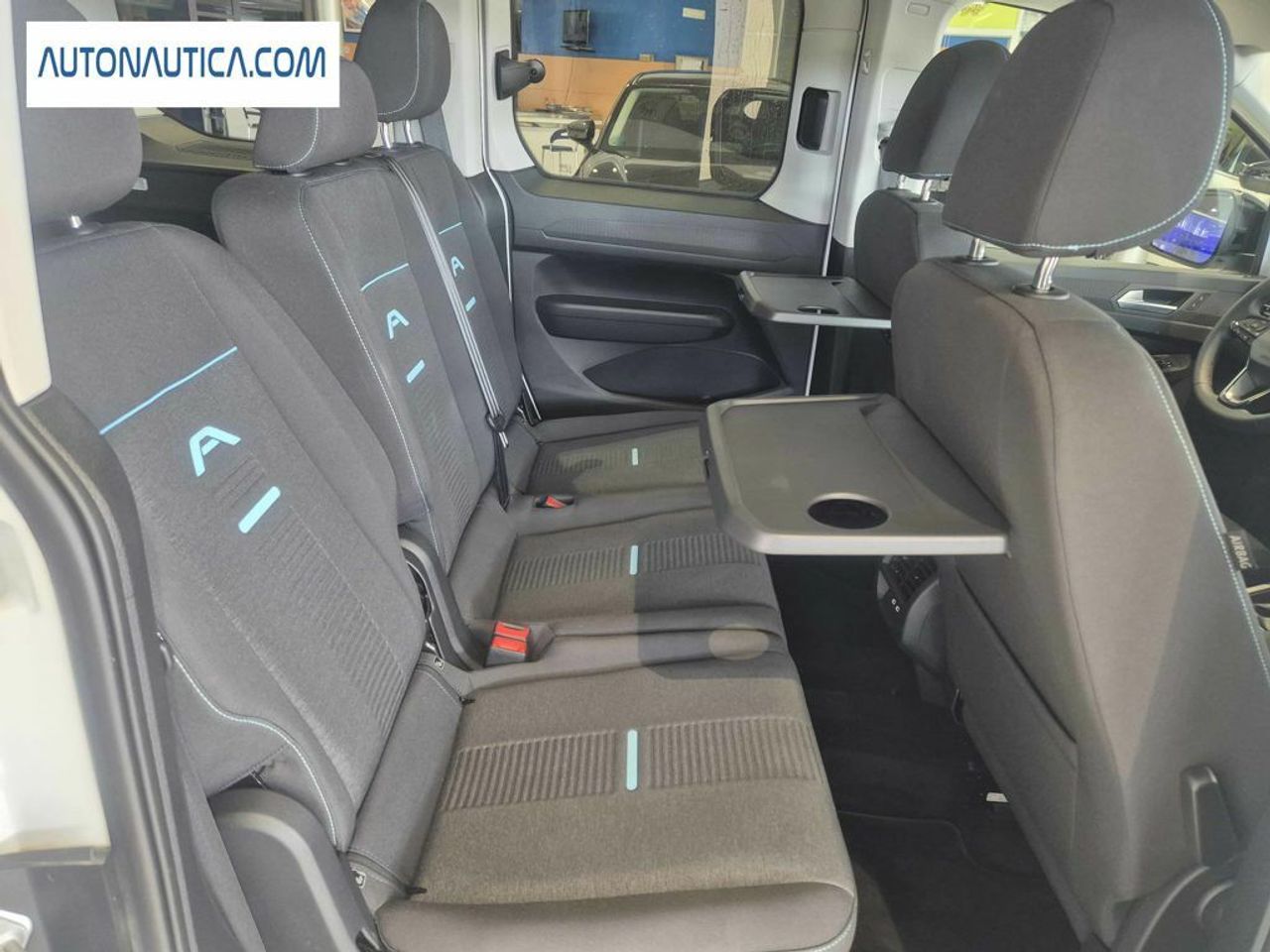 Foto Ford Tourneo Connect 15