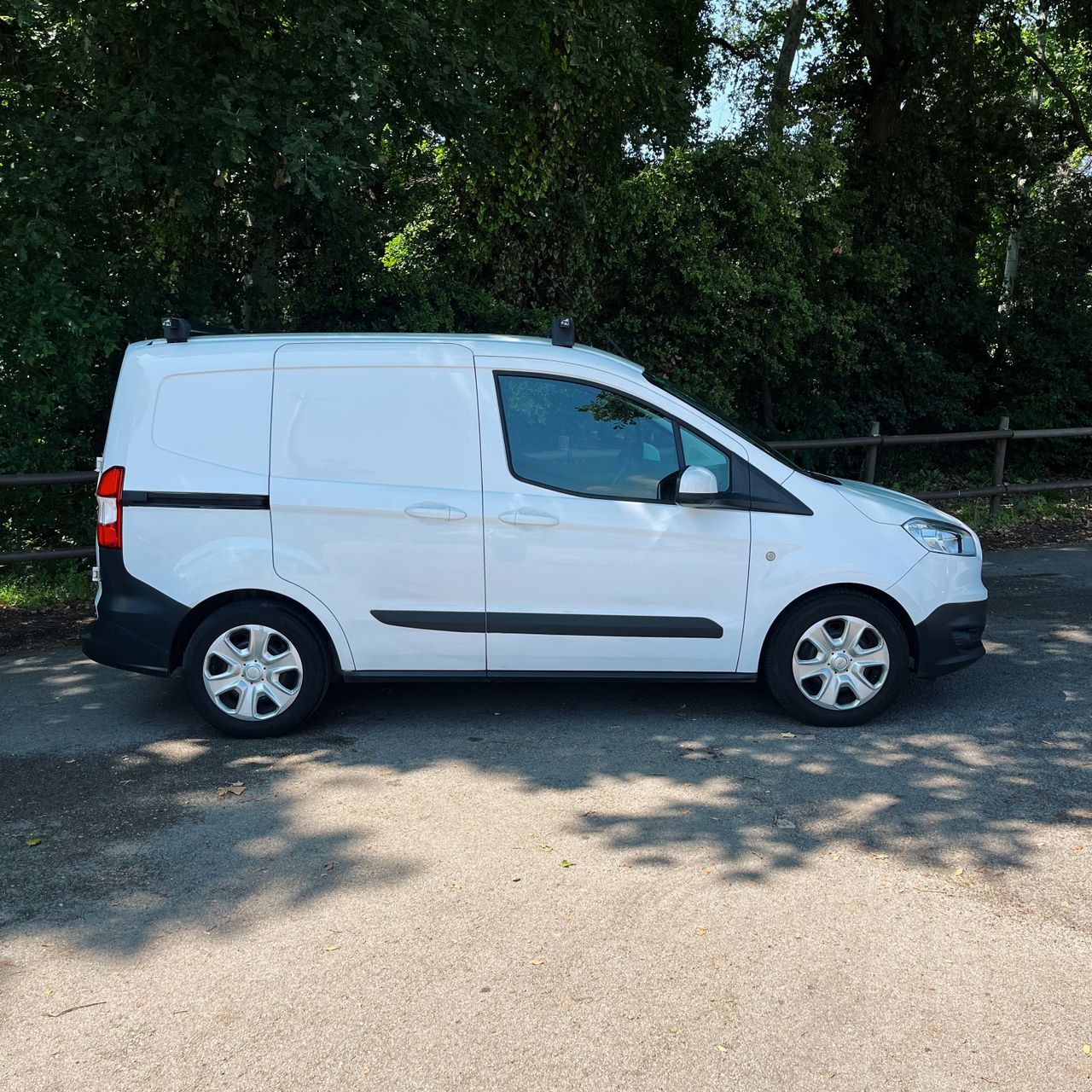 Foto Ford Transit  Courier 6