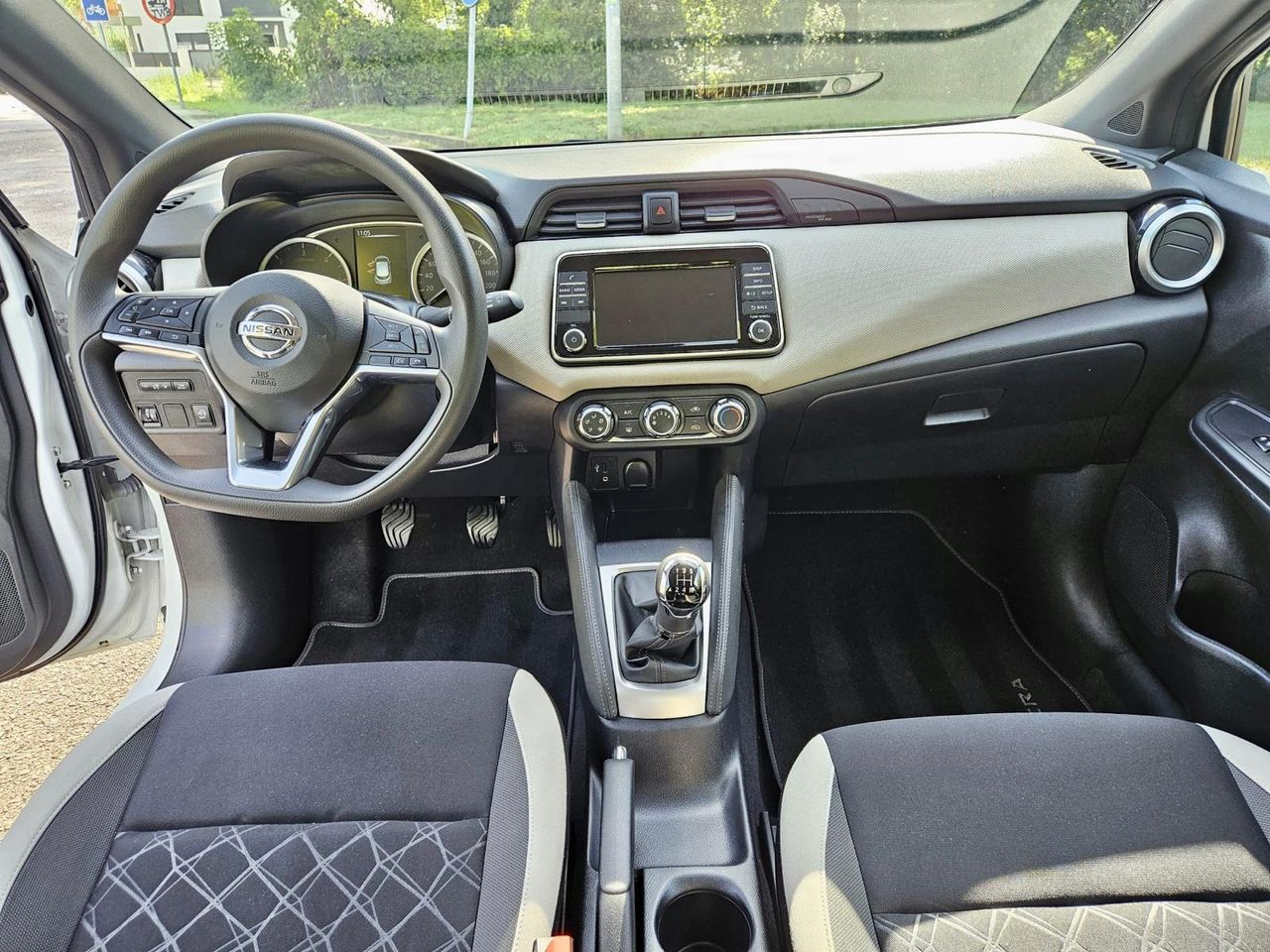 Foto Nissan Micra 7