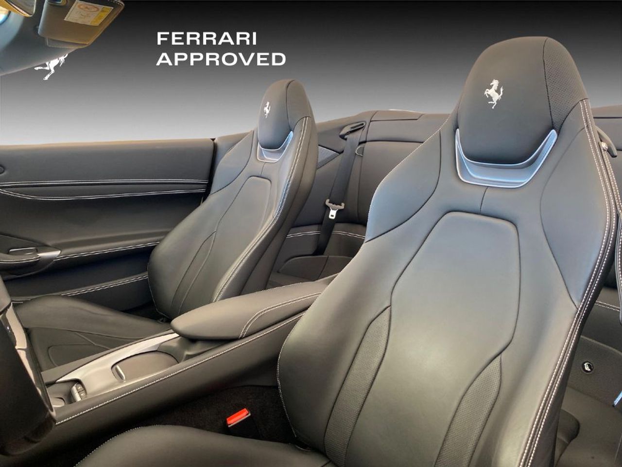 Foto Ferrari Portofino 12