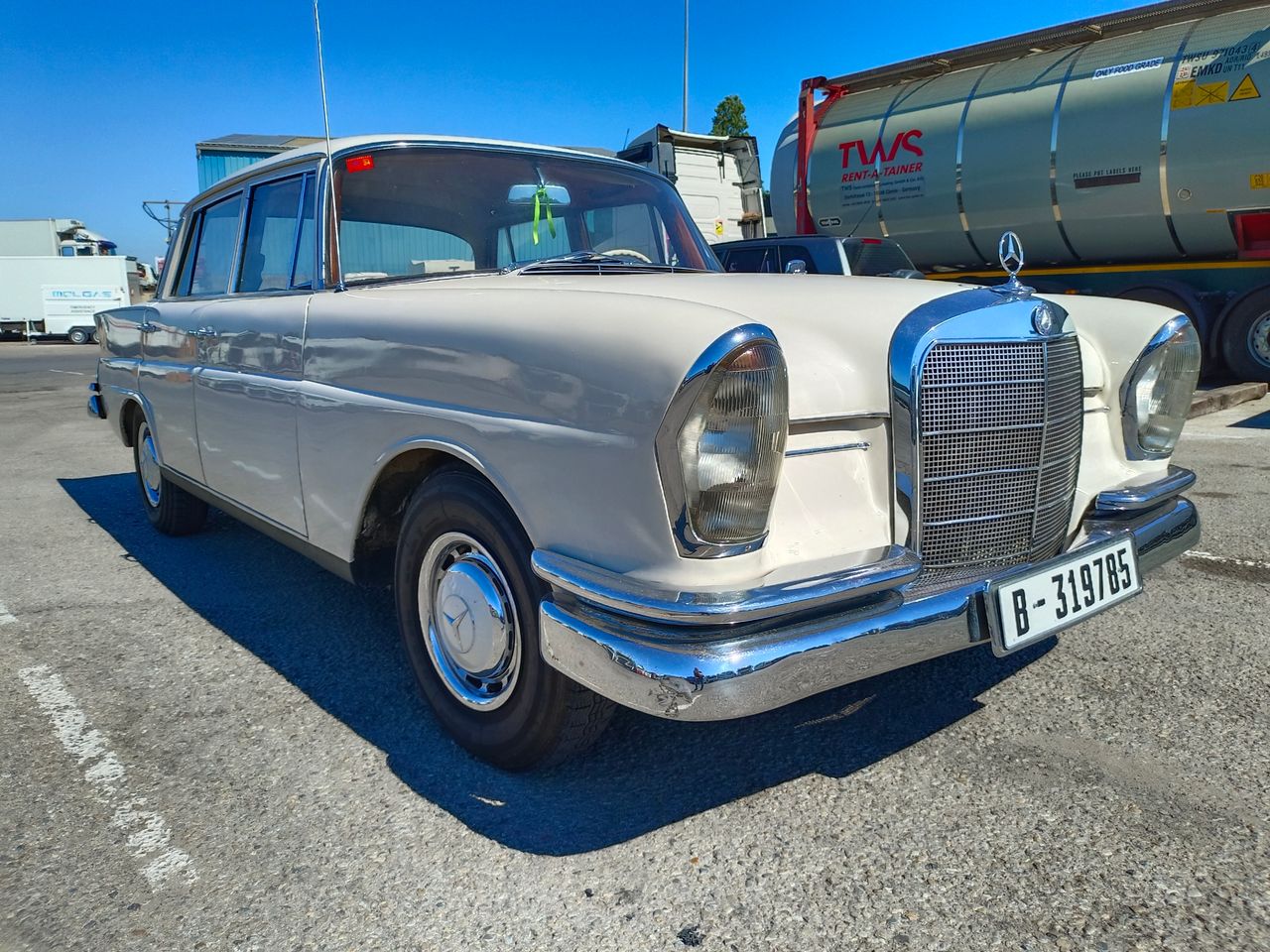 Foto Mercedes-Benz 220 12