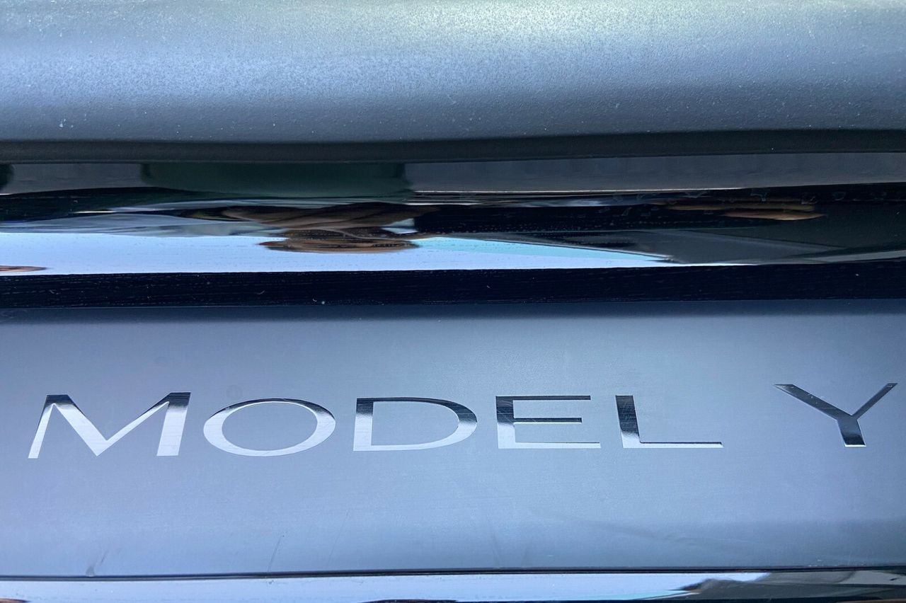 Foto Tesla Model Y 20