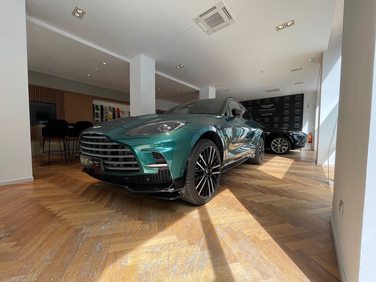 Foto Aston martin DBX 3