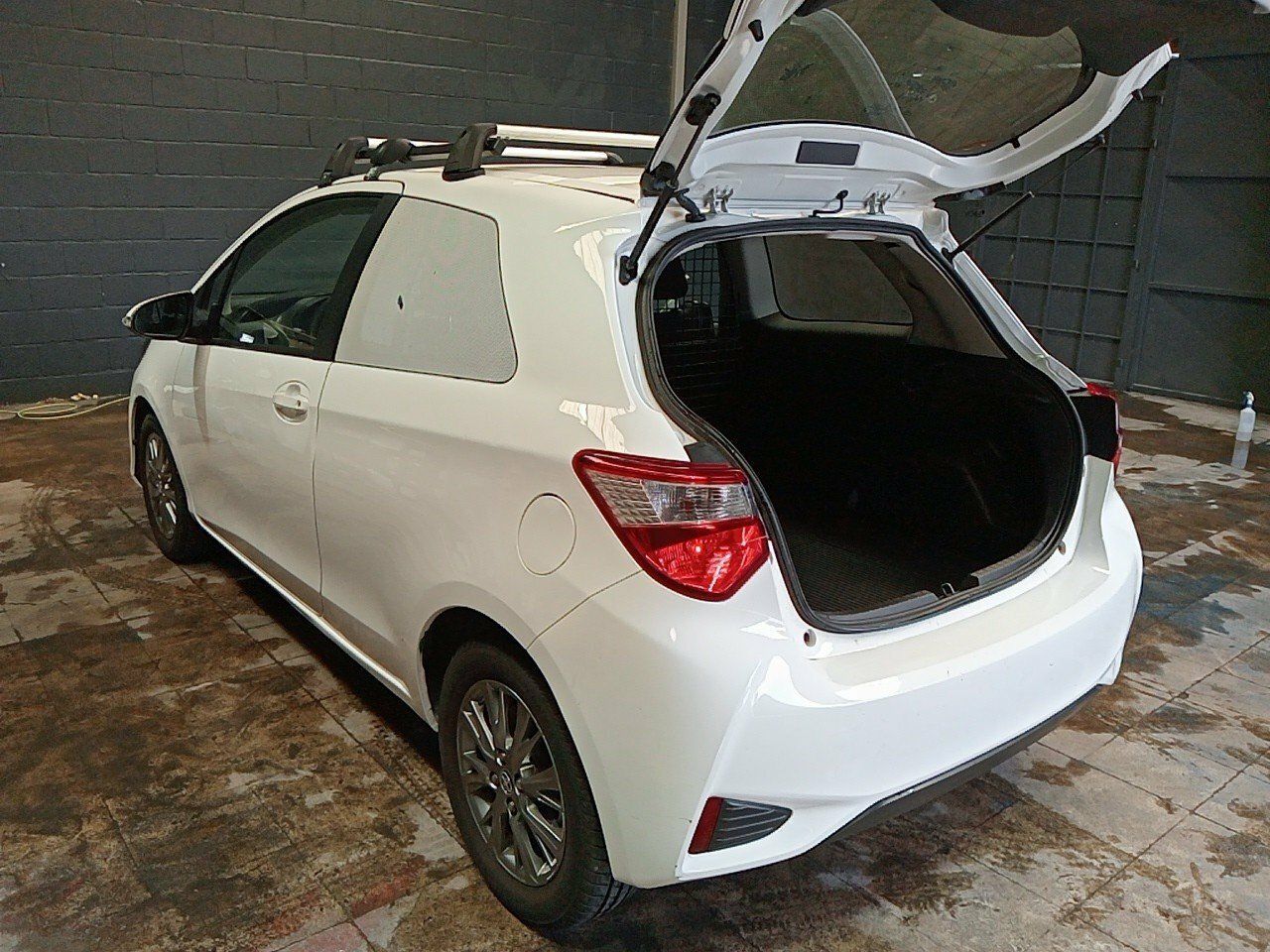 Foto Toyota Yaris 8