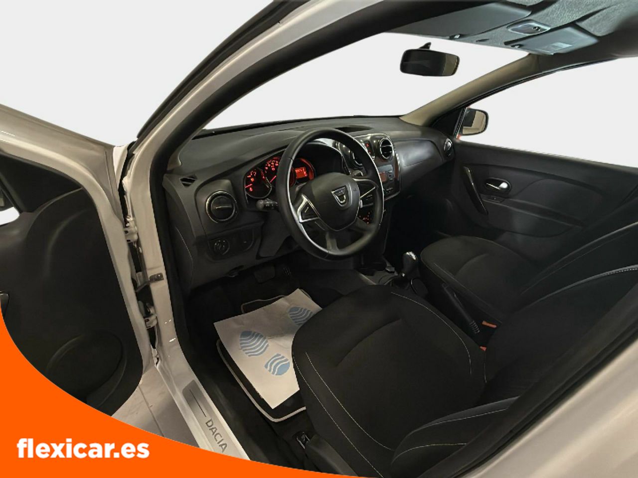 Foto Dacia Sandero 14