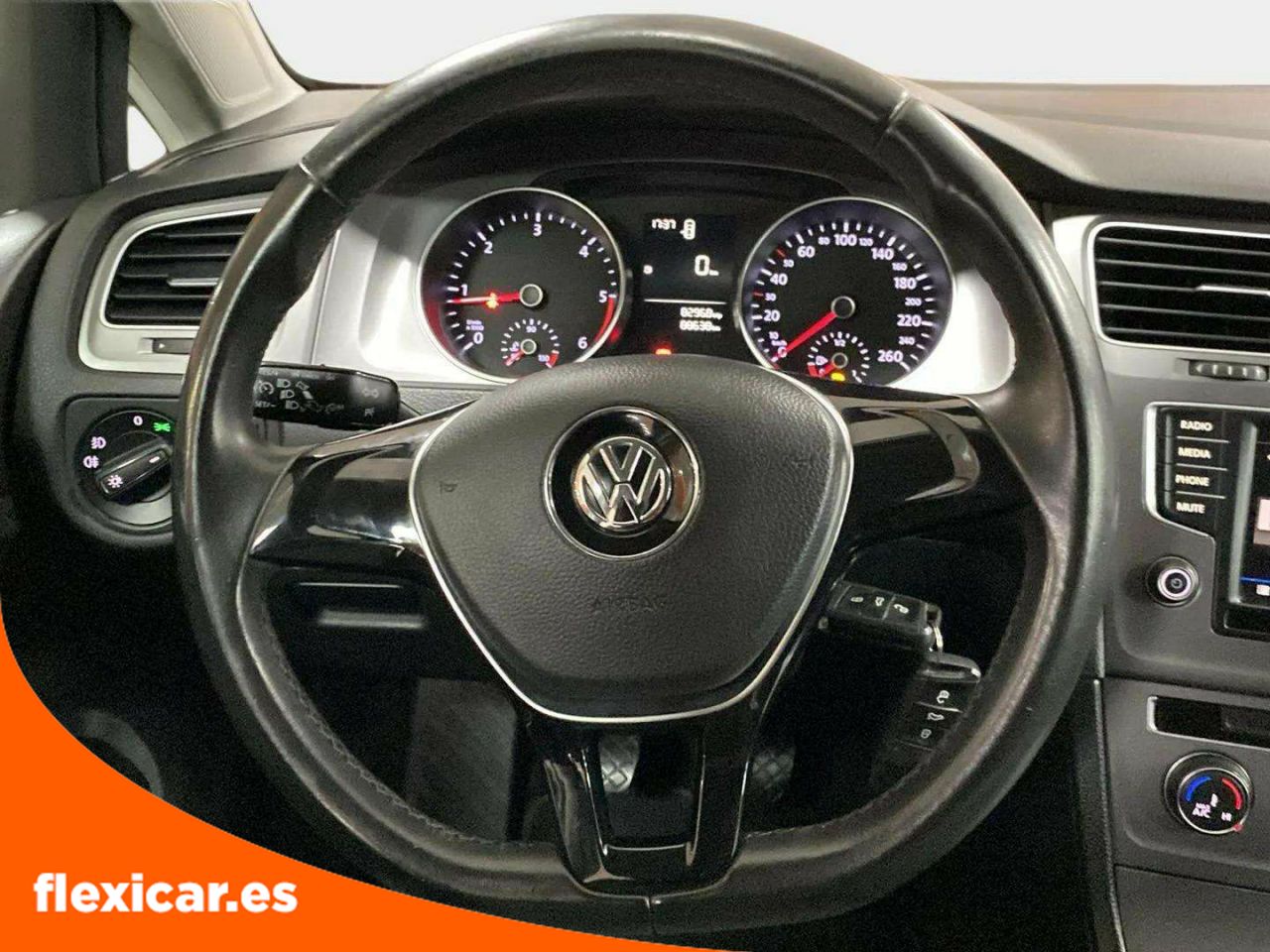 Foto Volkswagen Golf 8