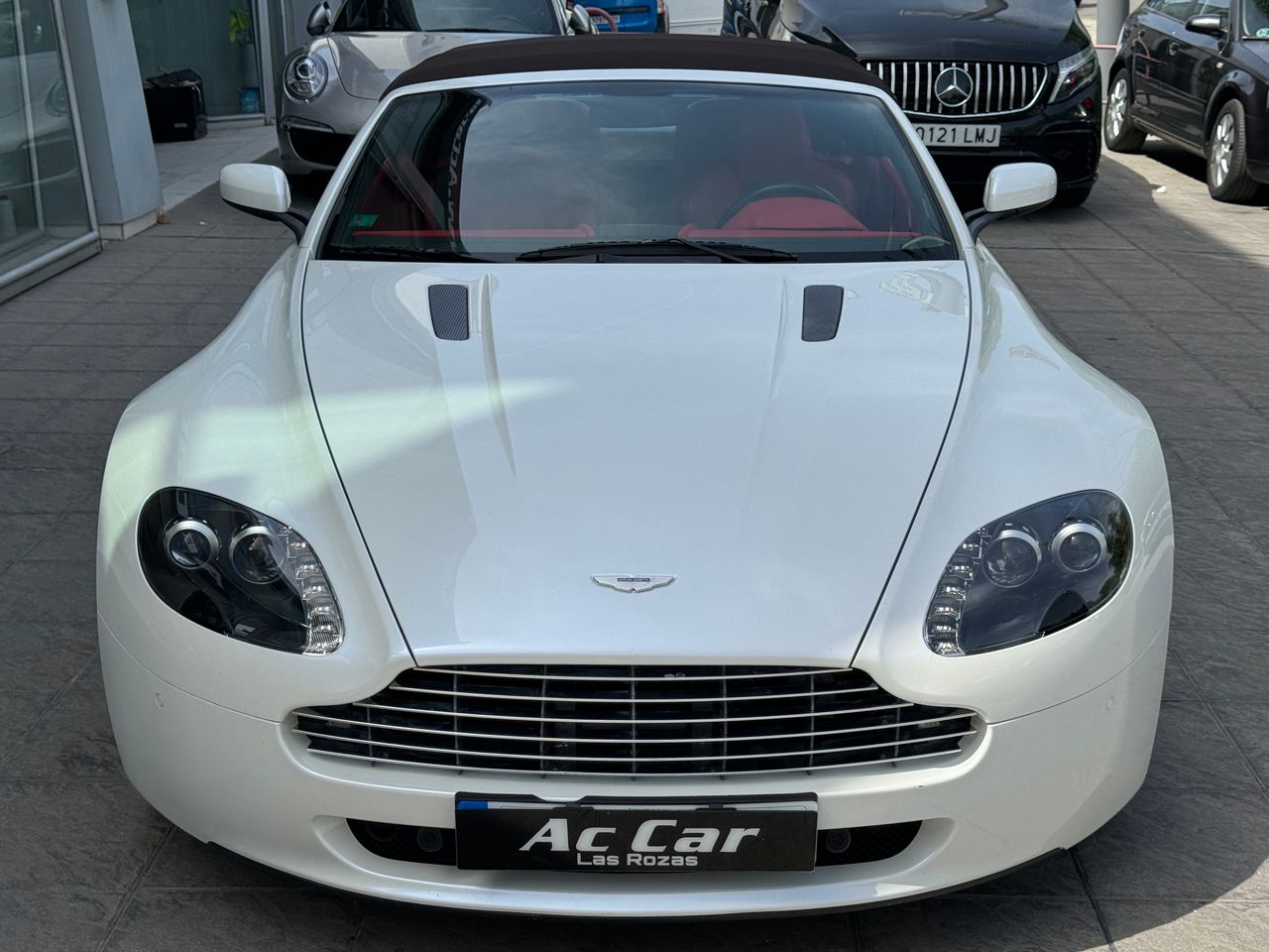 Foto Aston martin V8 16