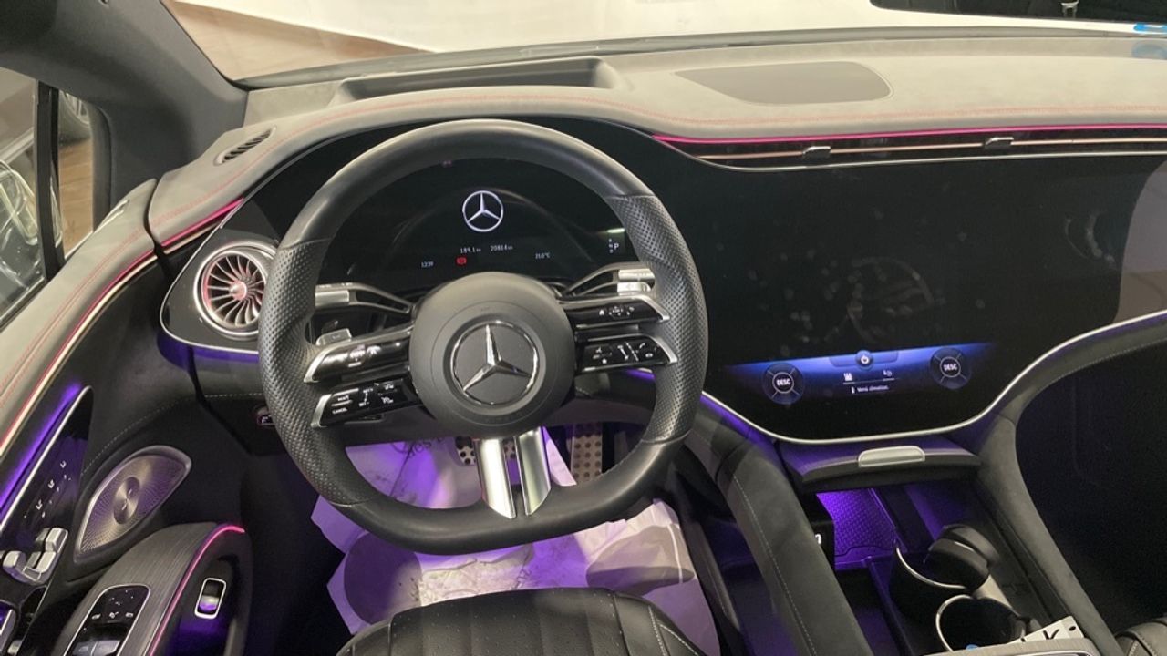 Foto Mercedes-Benz EQS 9