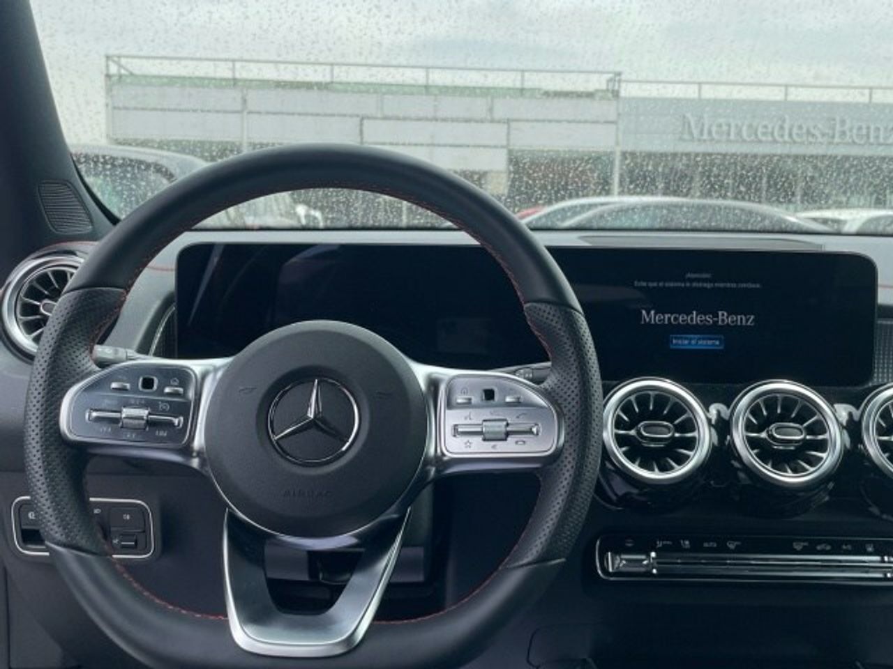 Foto Mercedes-Benz EQB 9