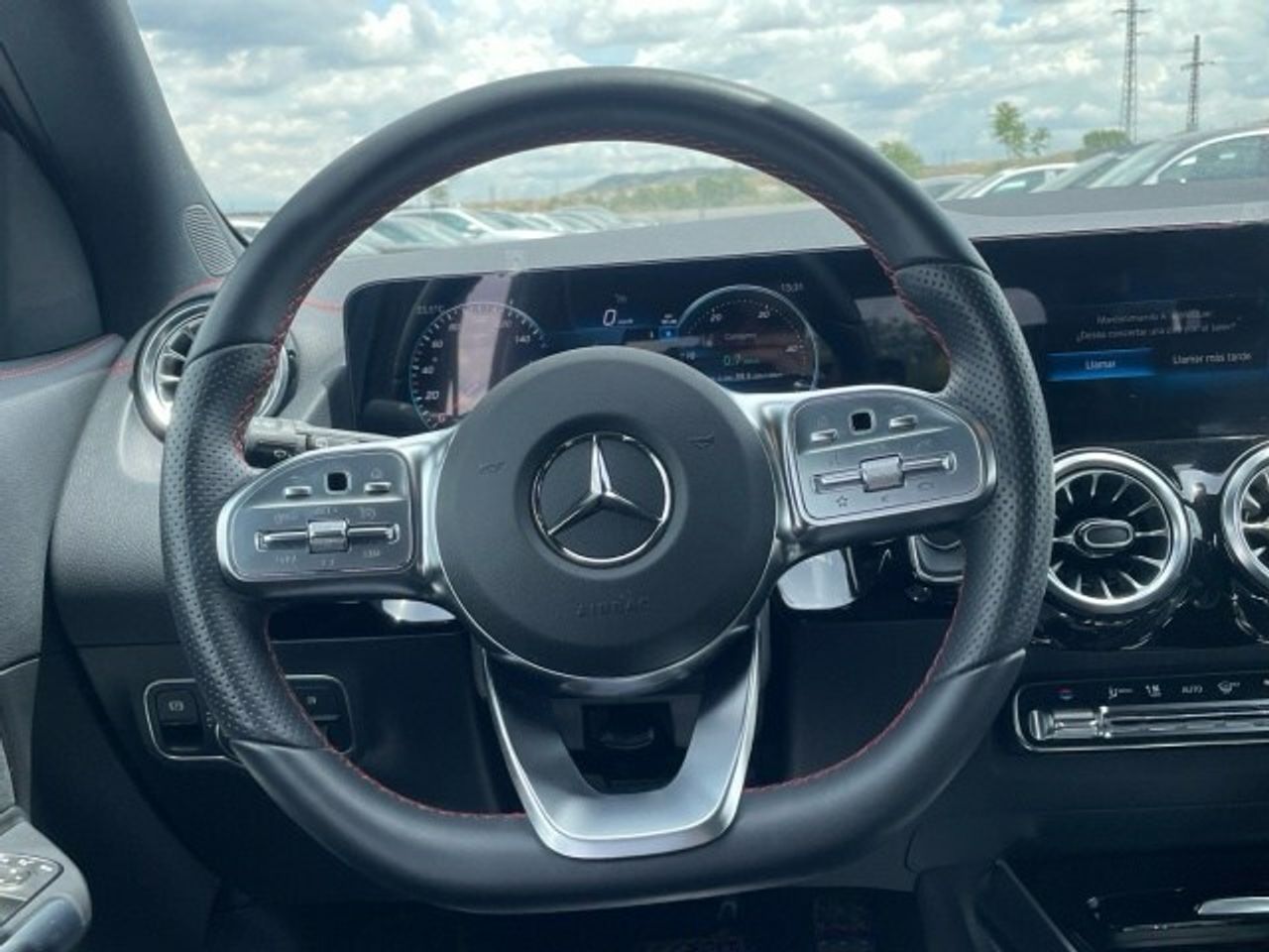 Foto Mercedes-Benz EQA 8