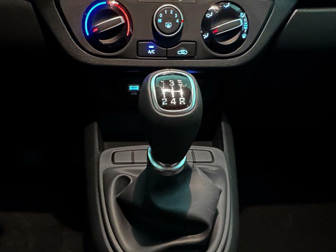 Foto Hyundai i10 12