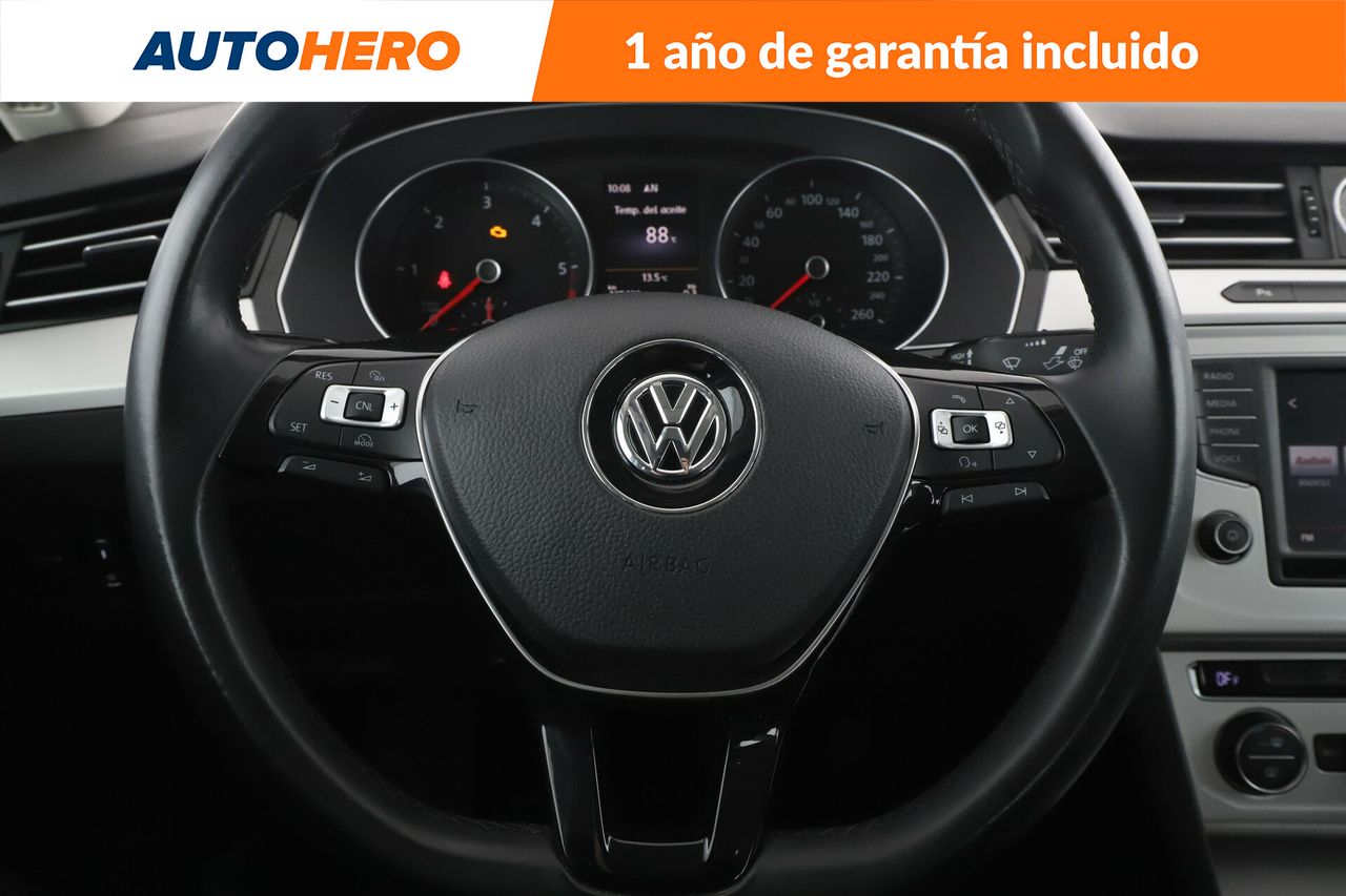 Foto Volkswagen Passat 19