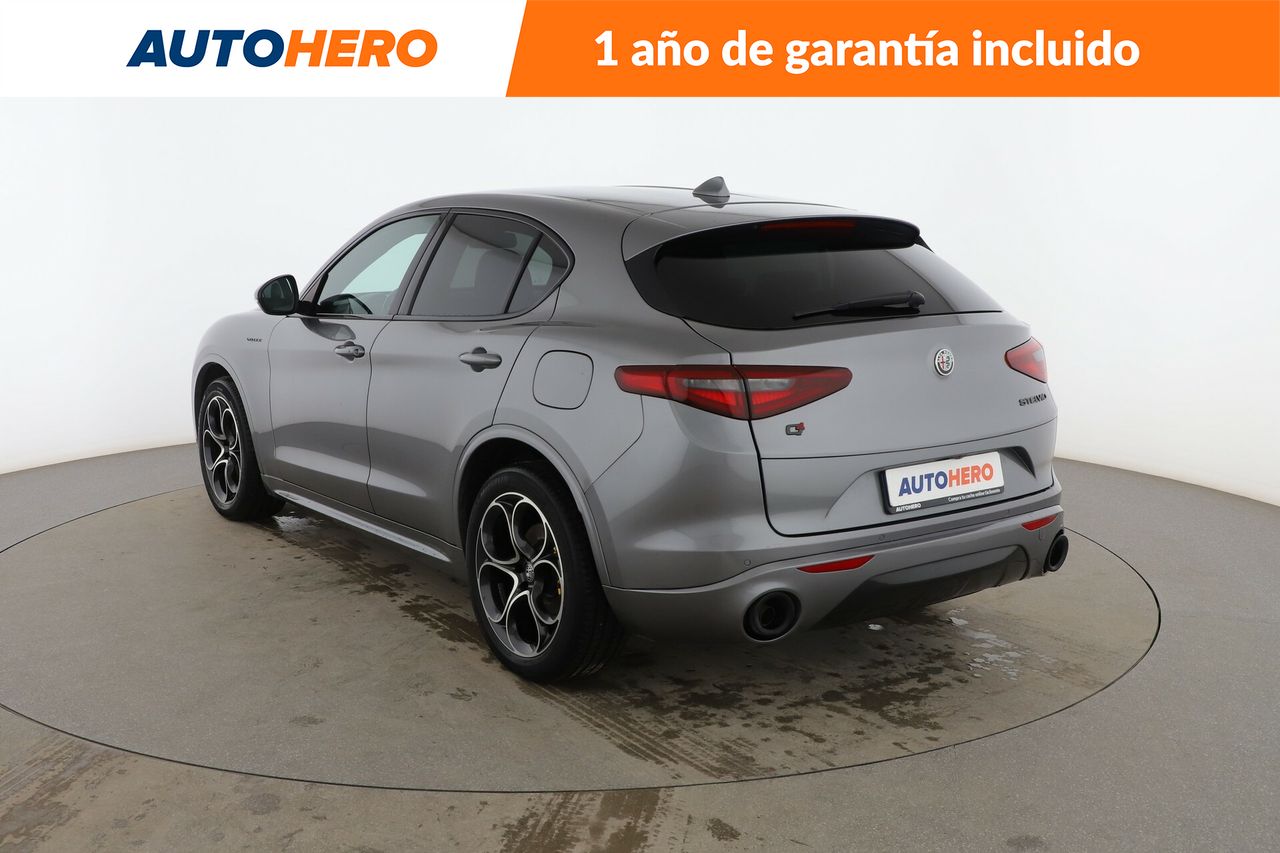 Foto Alfa Romeo Stelvio 4