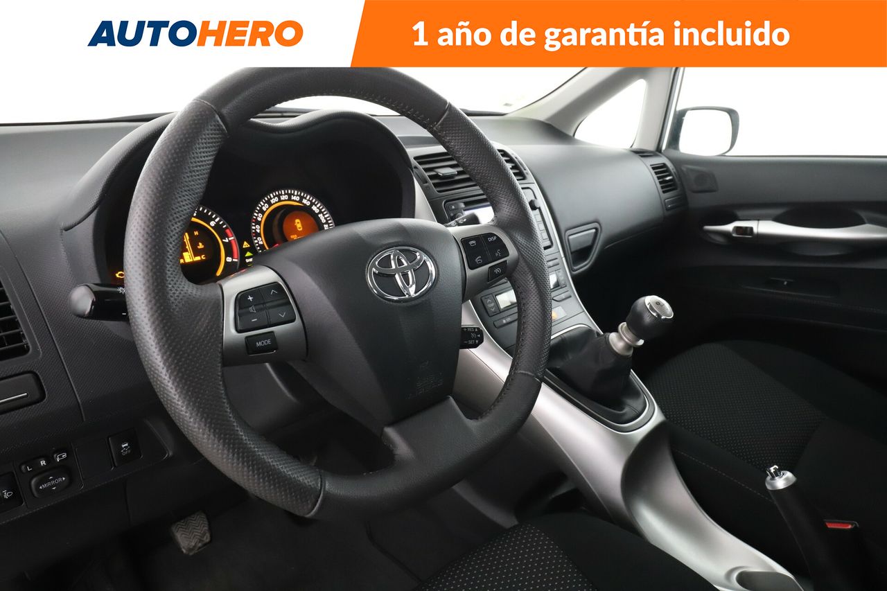 Foto Toyota Auris 11