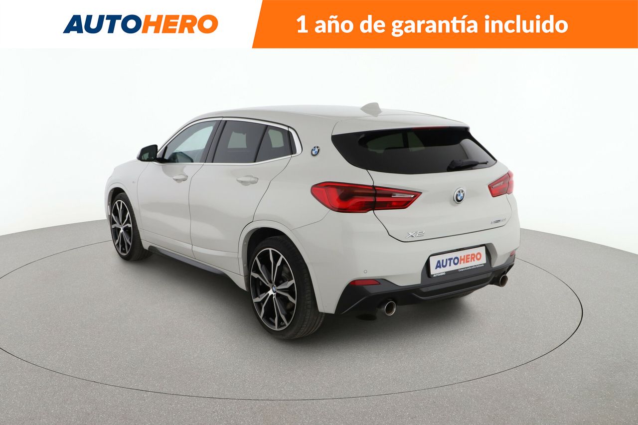 Foto BMW X2 4