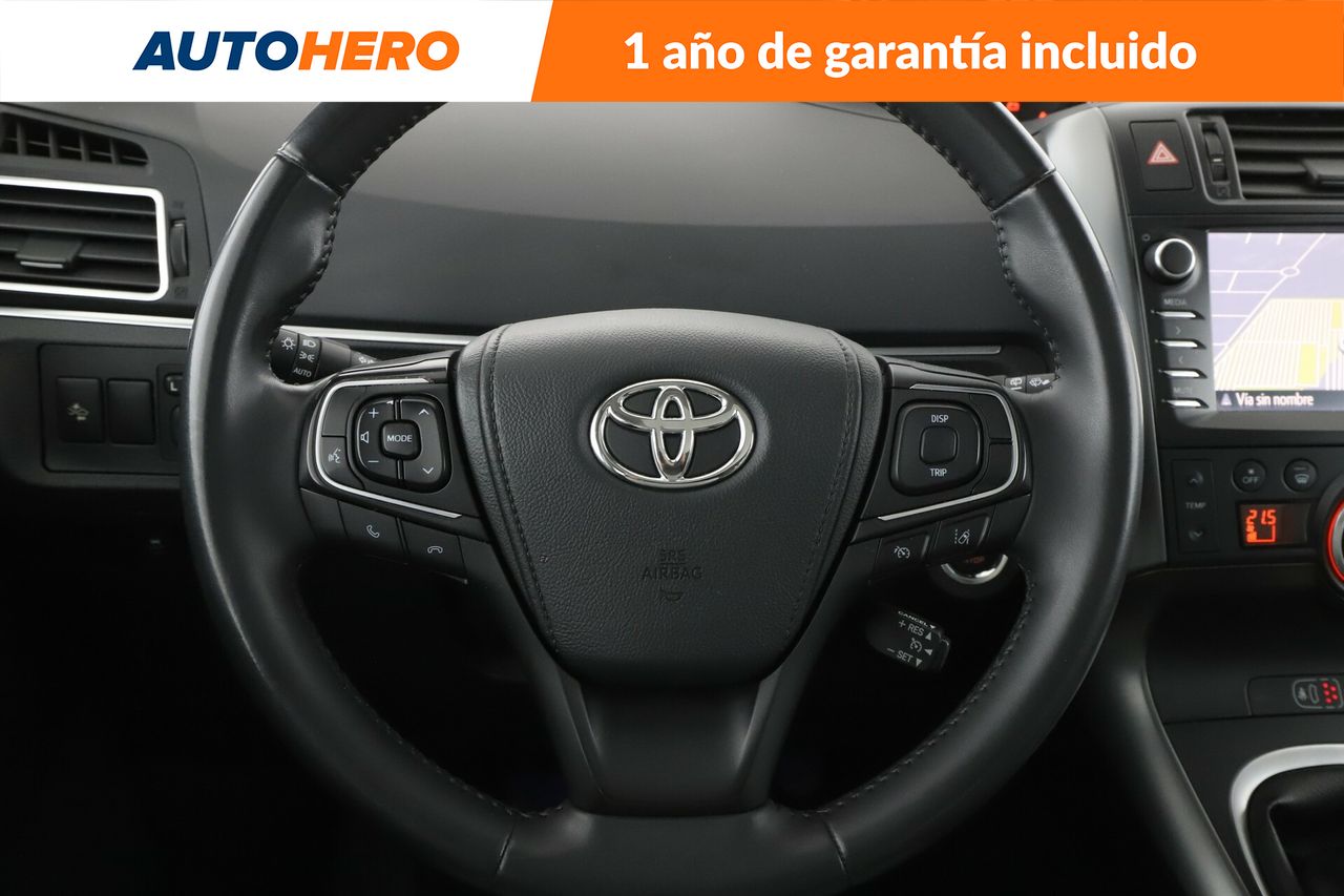 Foto Toyota Corolla Verso 19