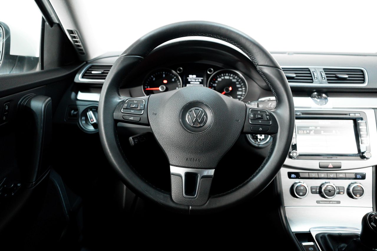 Foto Volkswagen Passat 25