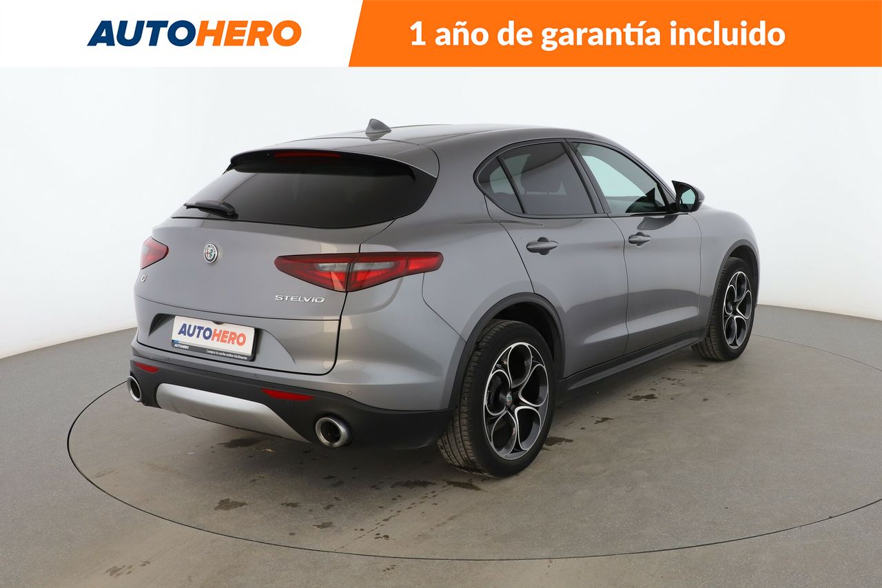 Foto Alfa Romeo Stelvio 6