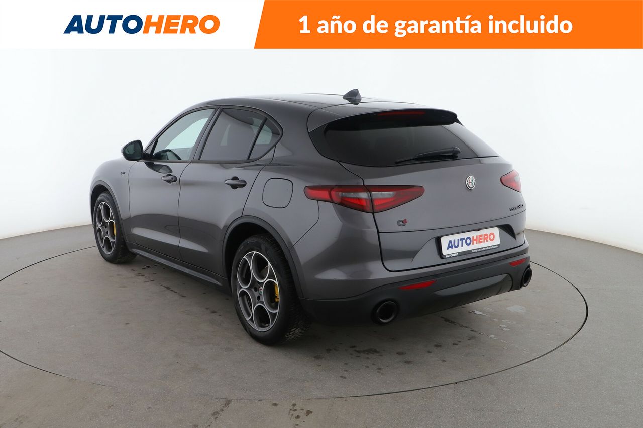 Foto Alfa Romeo Stelvio 4