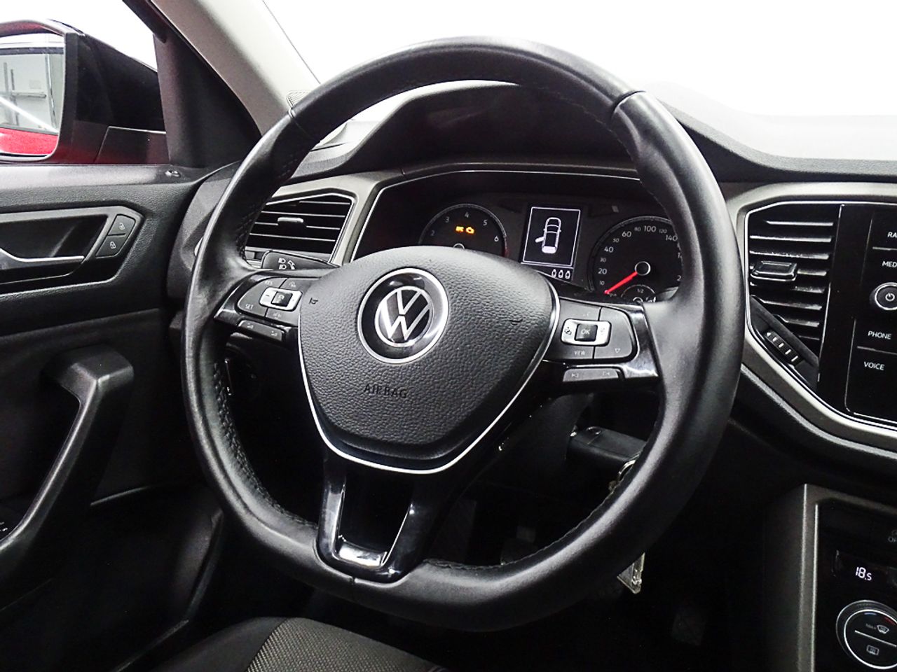 Foto Volkswagen T-Roc 24