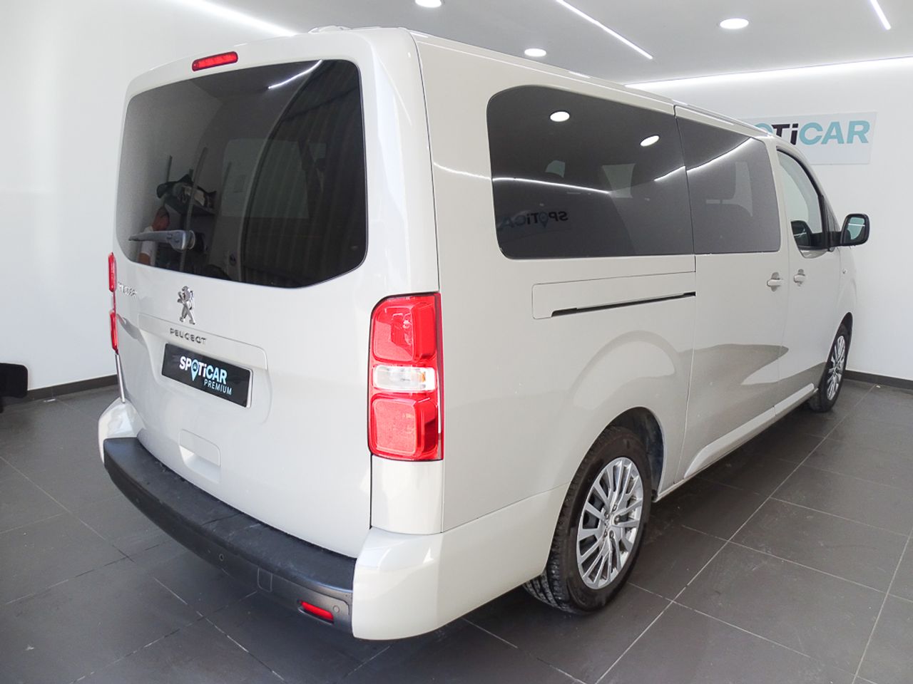 Foto Peugeot Traveller 19