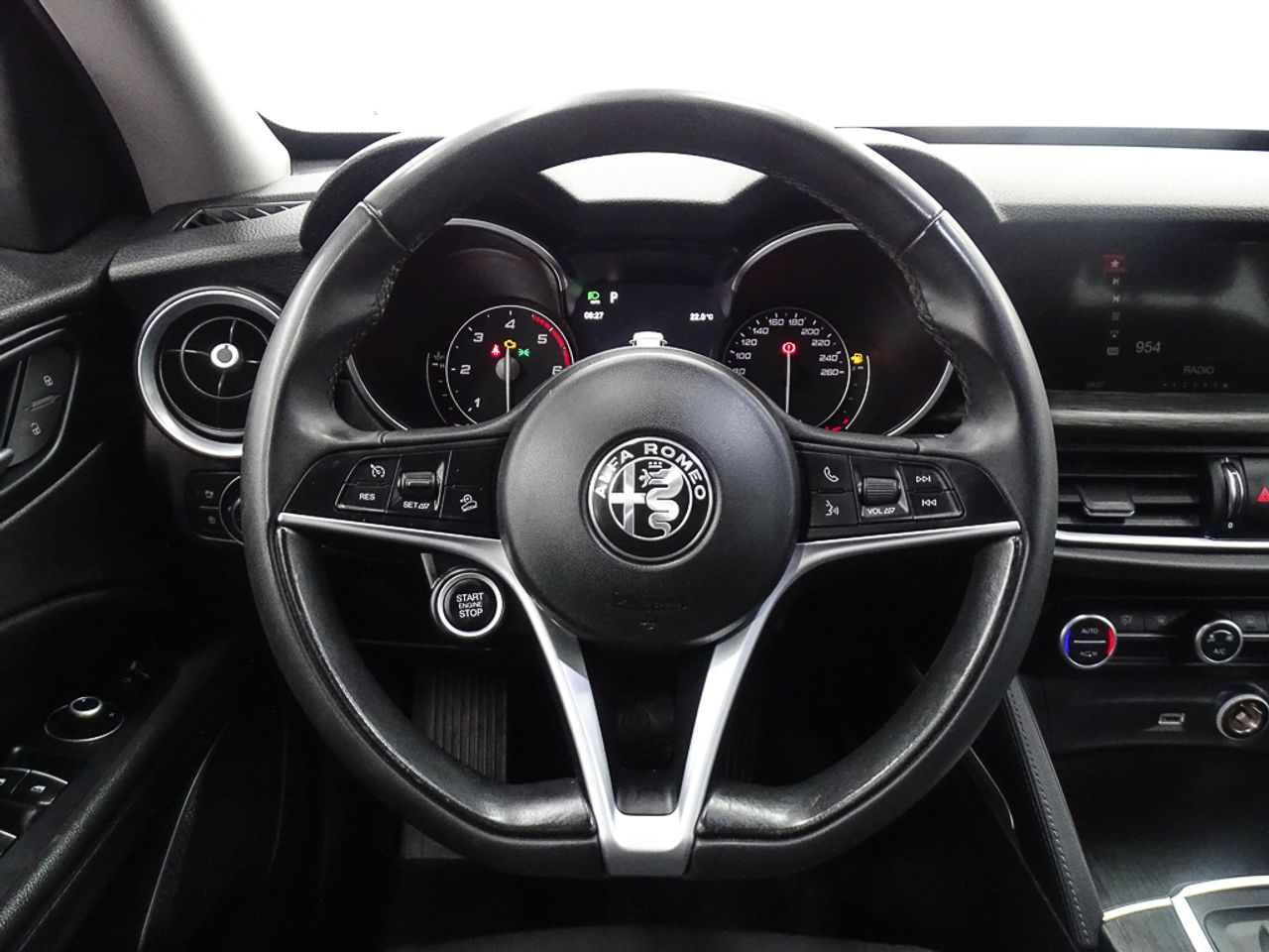 Foto Alfa Romeo Stelvio 14