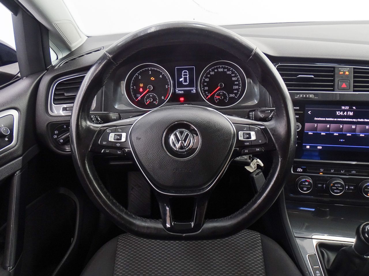 Foto Volkswagen Golf 16