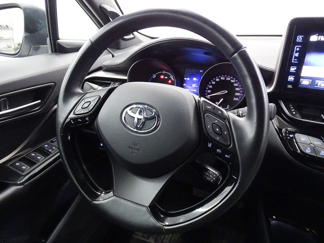 Foto Toyota C-HR 9