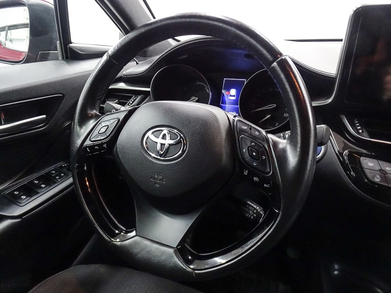 Foto Toyota C-HR 16