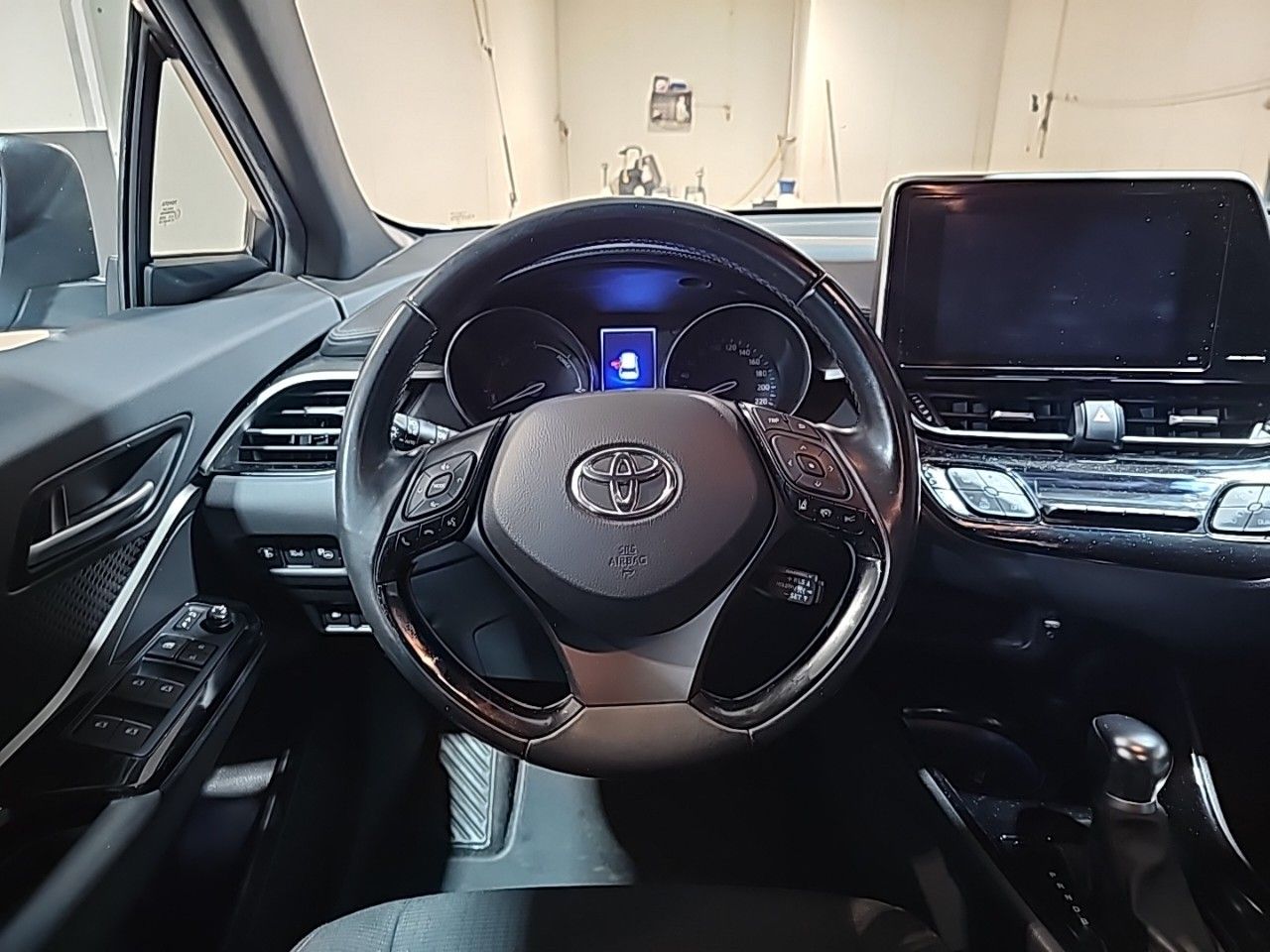 Foto Toyota C-HR 11