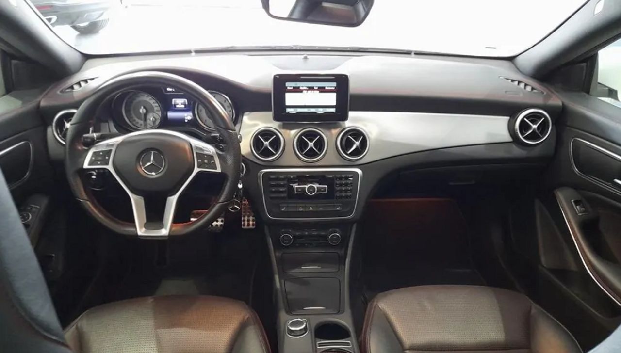 Foto Mercedes-Benz Clase CLA 8