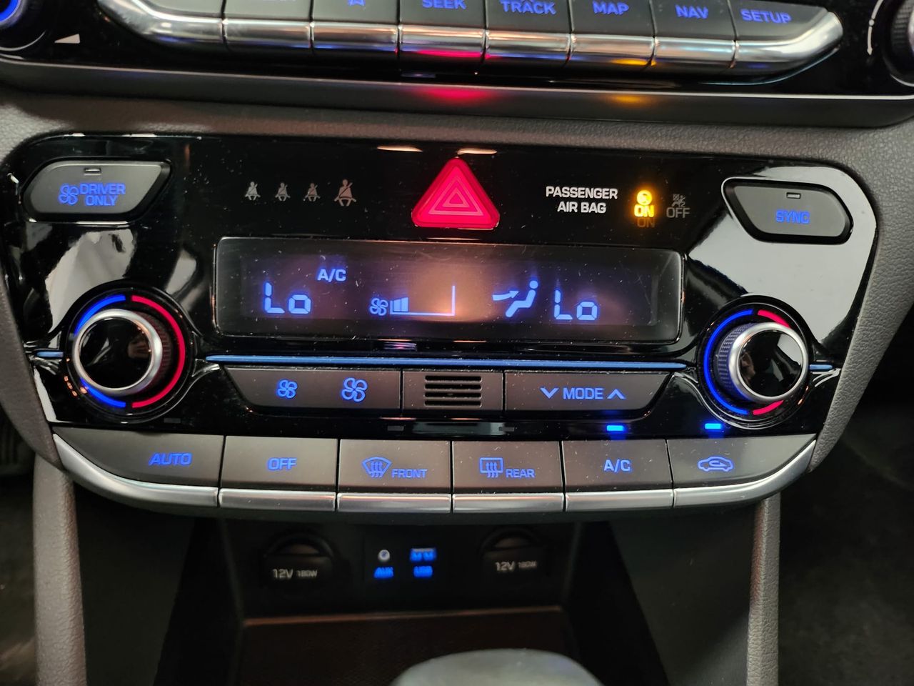 Foto Hyundai IONIQ 12