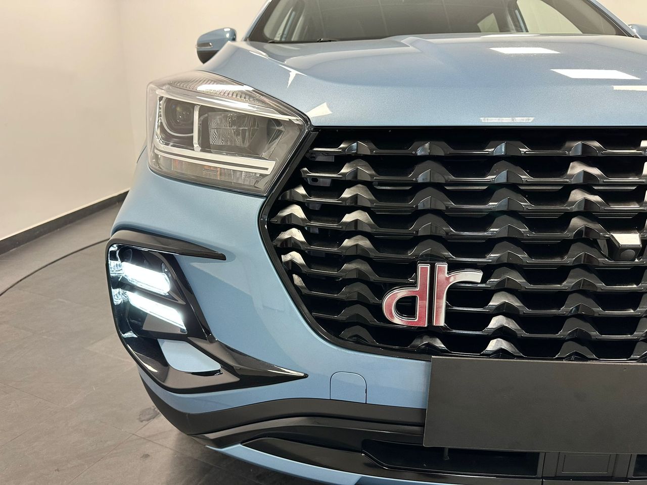 Foto DR Automobiles DR5 10