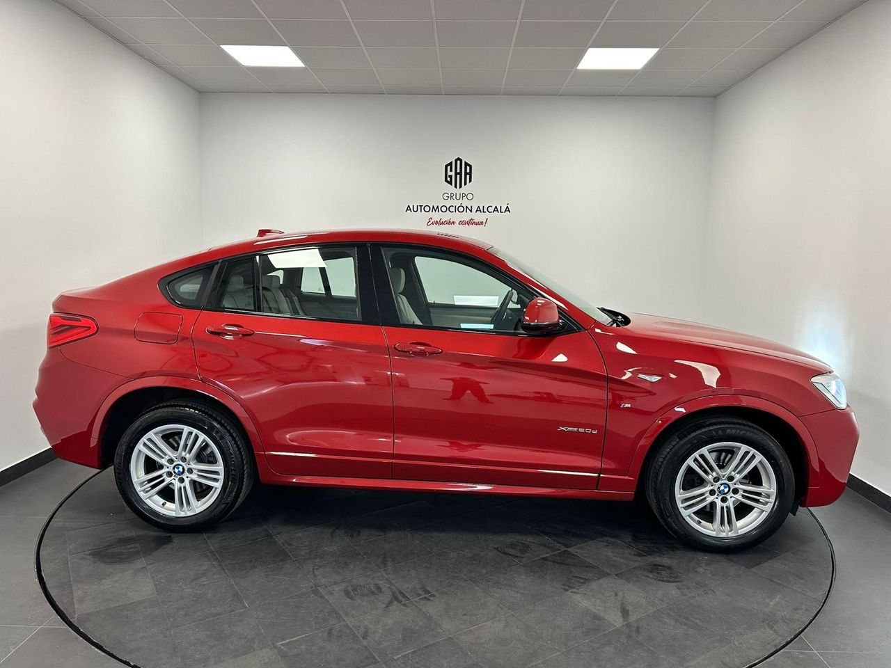 Foto BMW X4 8