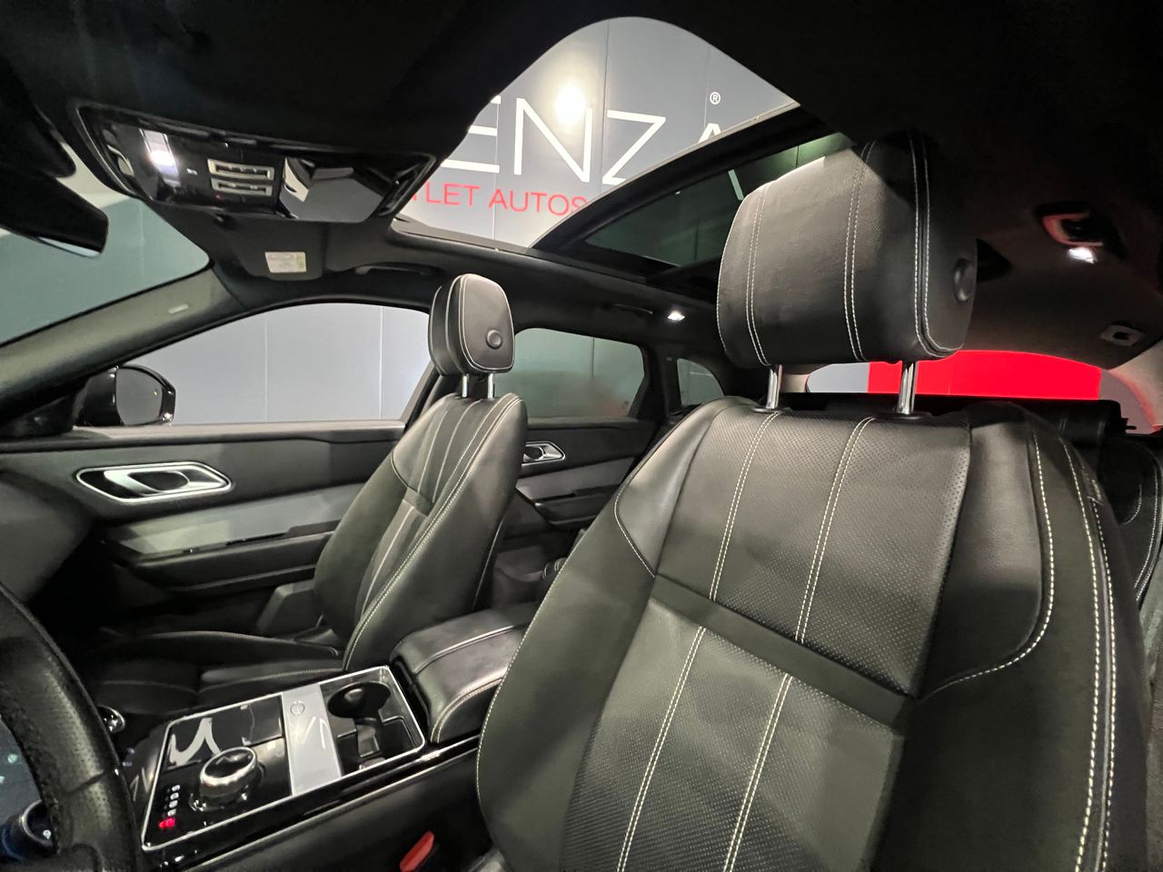 Foto Land-Rover Range Rover Velar 12