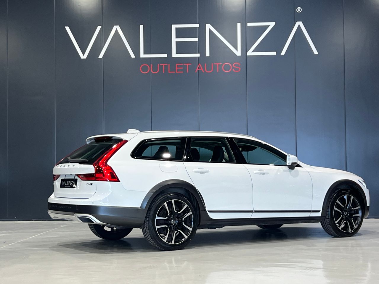 Foto Volvo V90 Cross Country 2