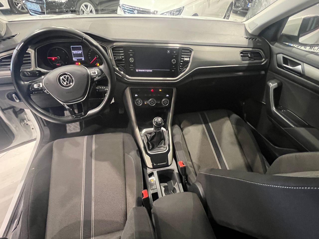 Foto Volkswagen T-Roc 11