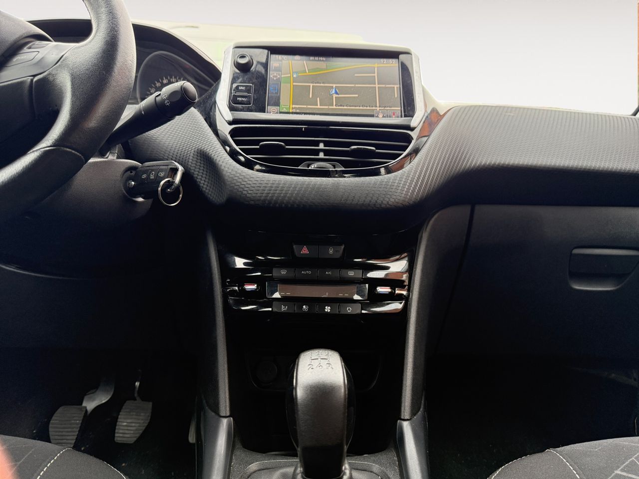 Foto Peugeot 2008 11