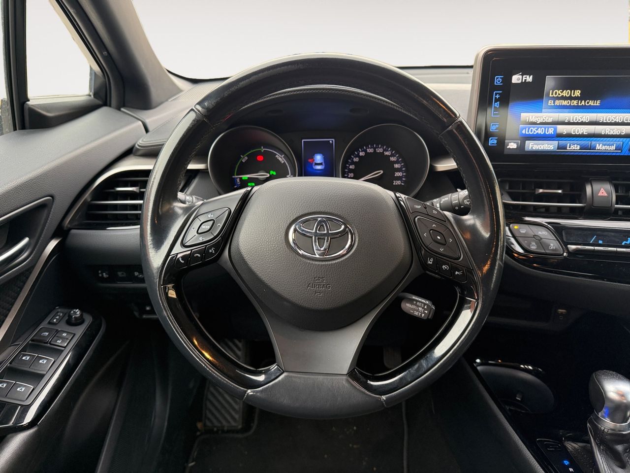 Foto Toyota C-HR 10