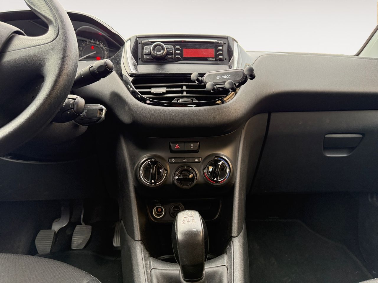 Foto Peugeot 208 11