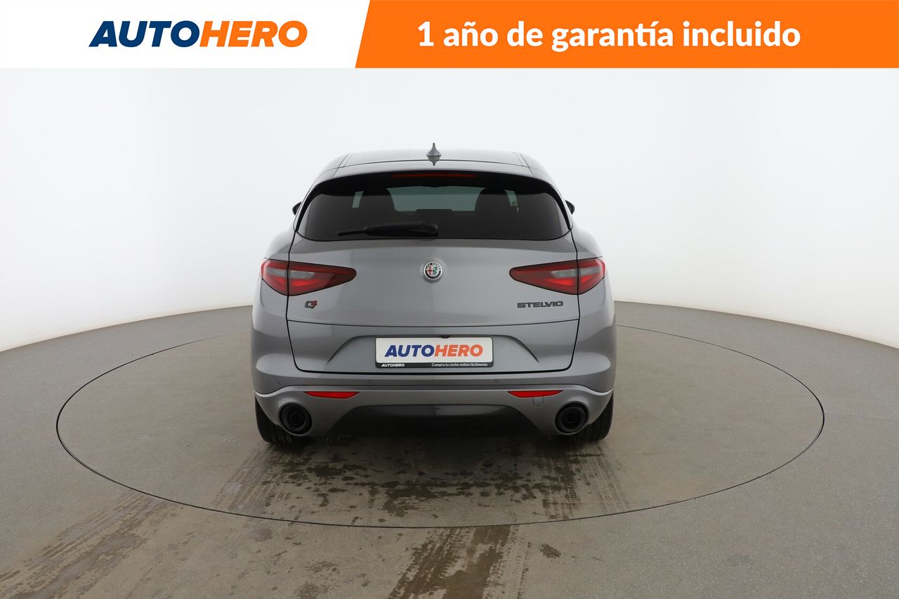 Foto Alfa Romeo Stelvio 5