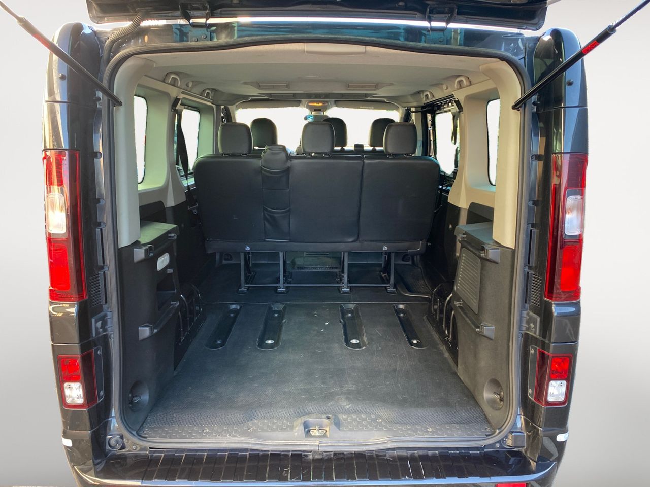 Foto Opel Vivaro 11