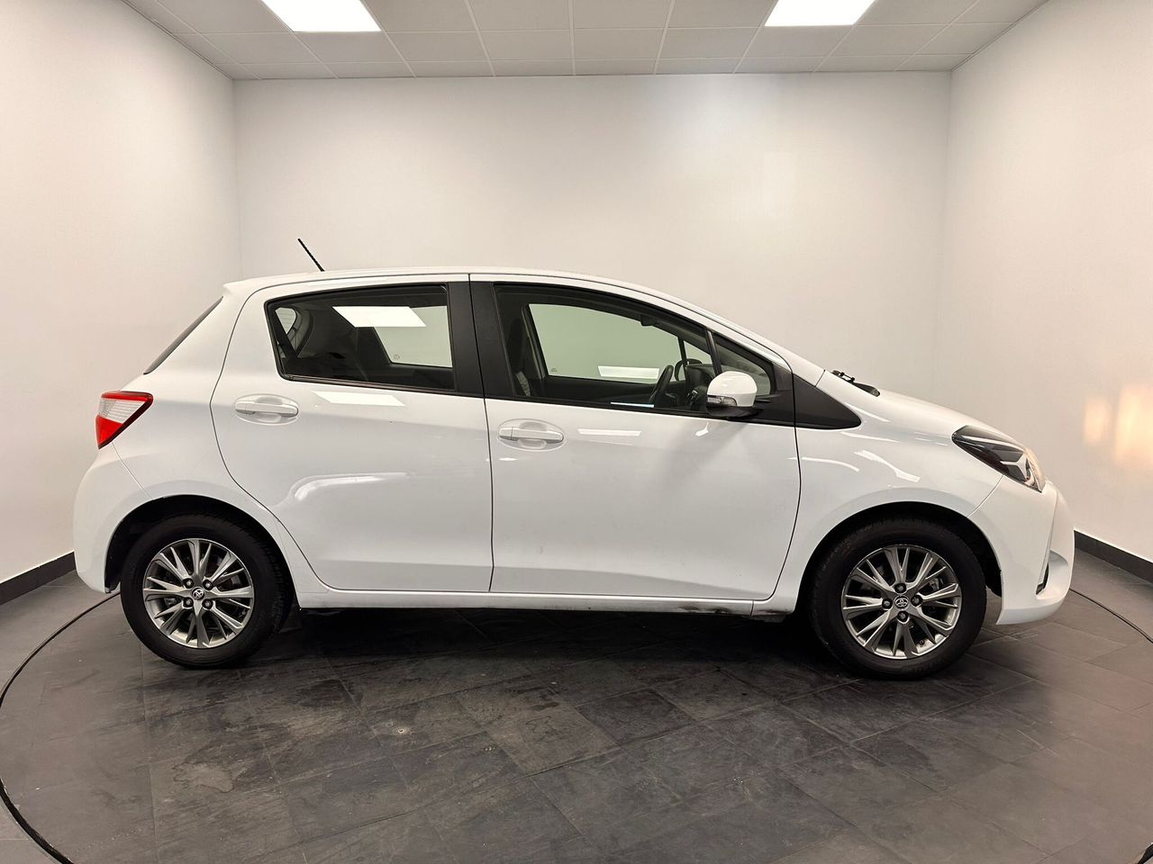 Foto Toyota Yaris 13