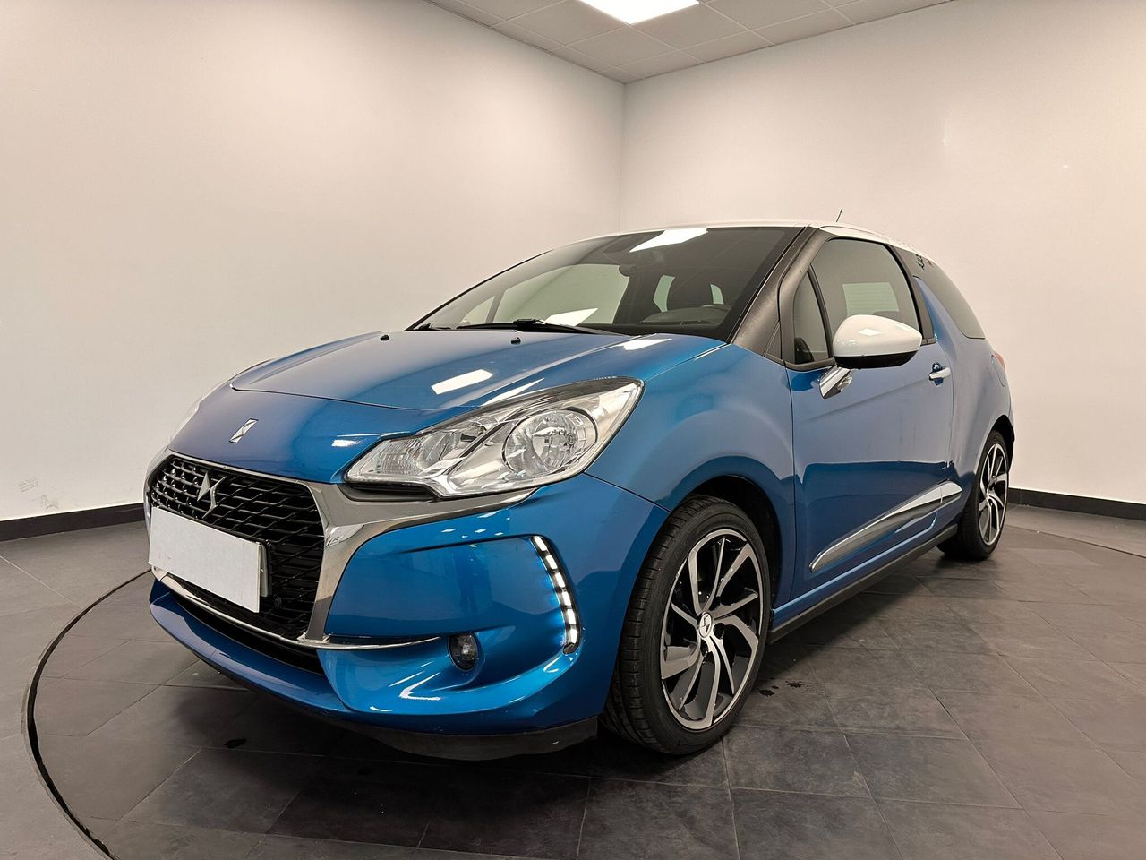 Foto DS Automobiles DS 3 1