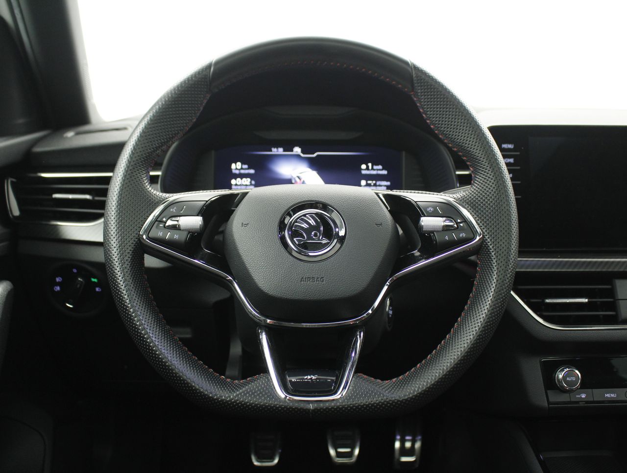 Foto Skoda Scala 13