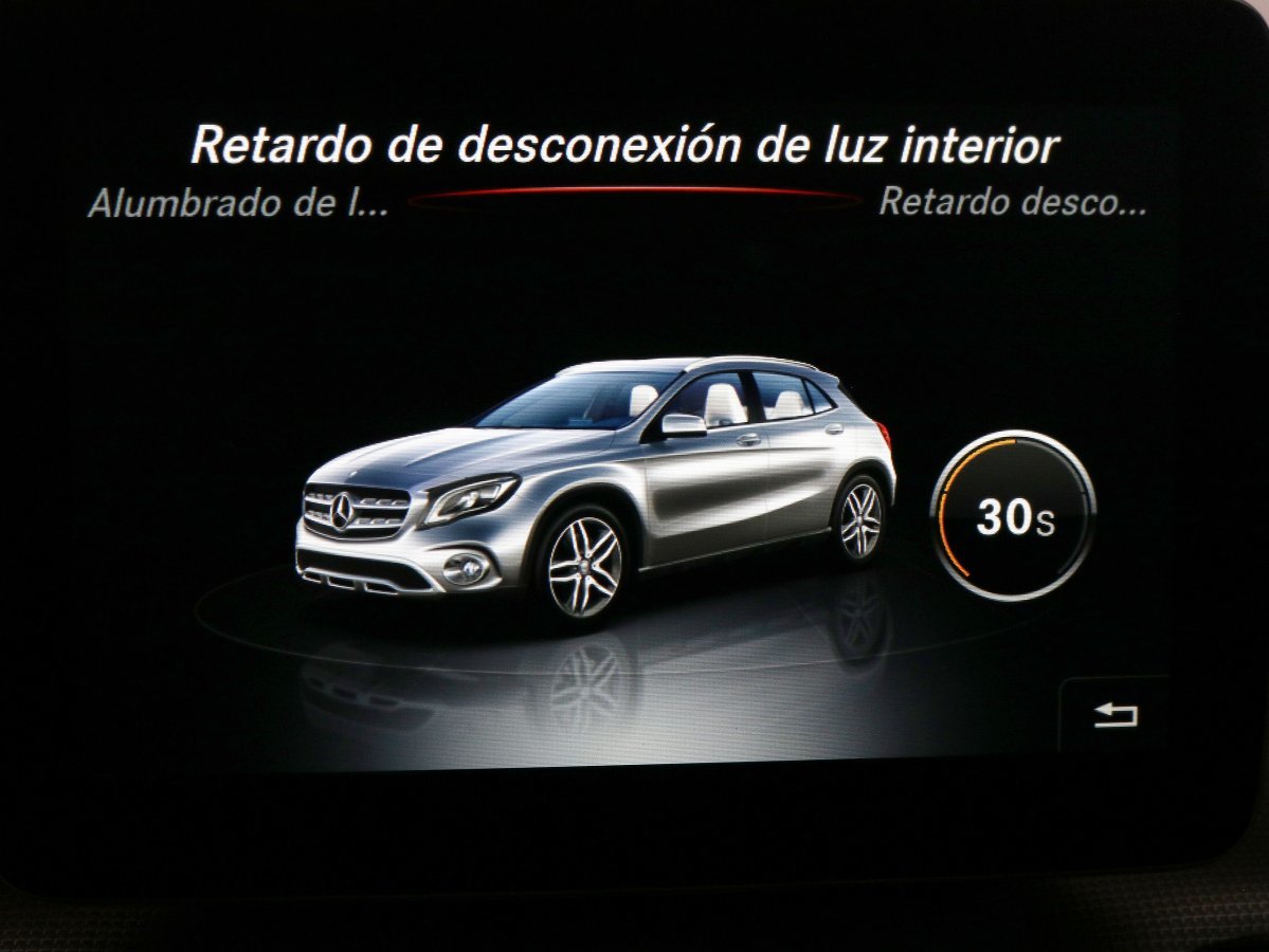 Foto Mercedes-Benz Clase GLA 26